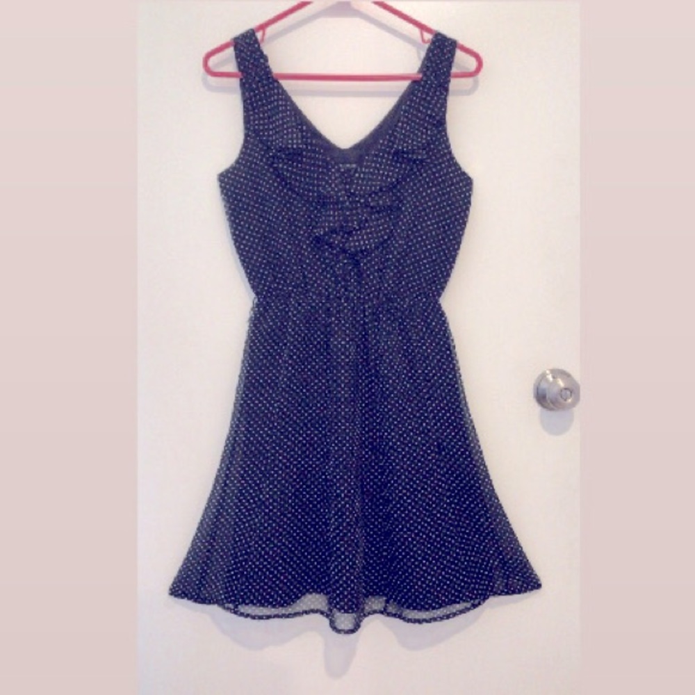 Chiffon sleeveless A line little black w/ polka dot dress.